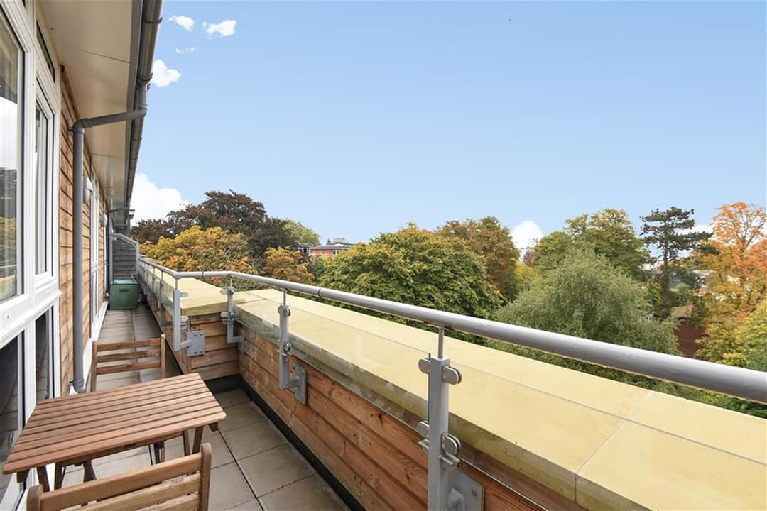 46 James Weld Close