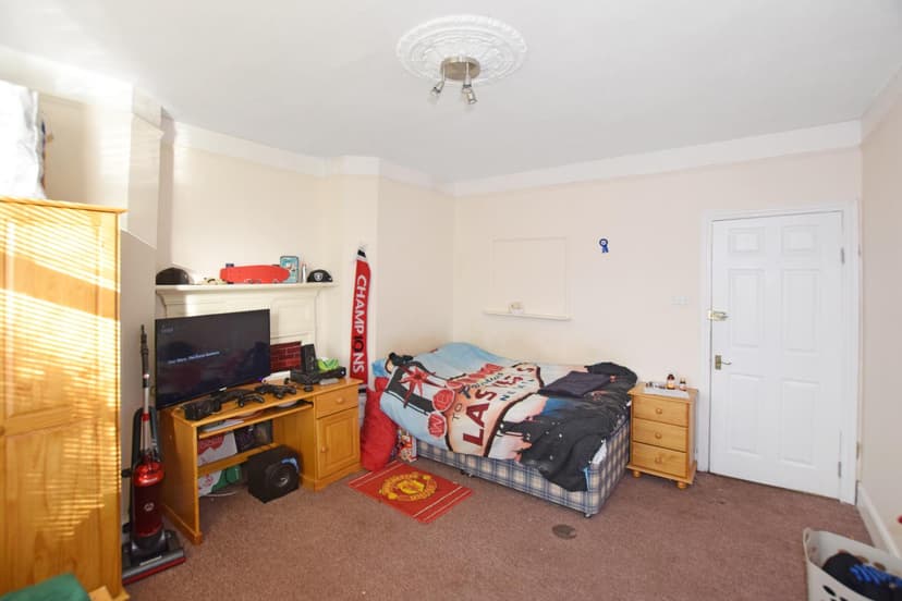 88, Hubert Road - Image 12