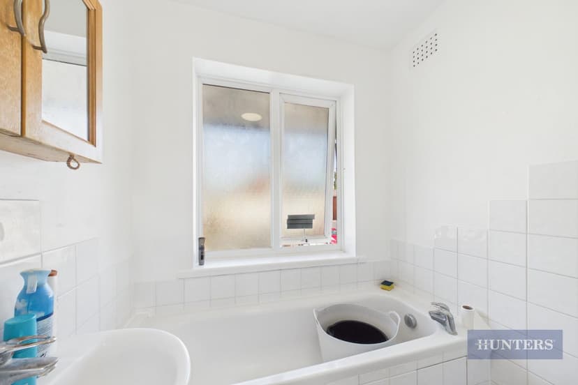51A Brookwood Road - Image 8