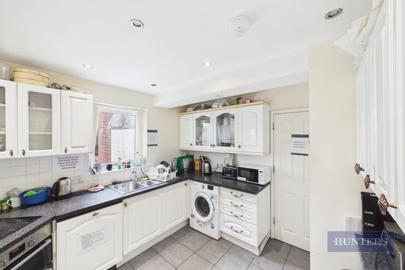 Room 5, 300 Romsey Road - Image 2