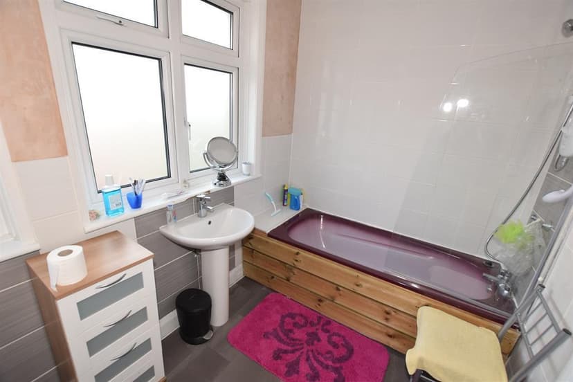 310, Tiverton Road - Image 8