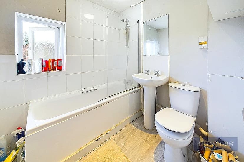 Room 4, 30 Ranelagh Gardens - Image 10
