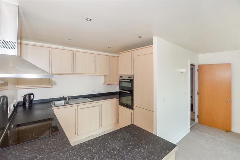 Flat 22, Endeavour Court 50 Channel Way - Image 3