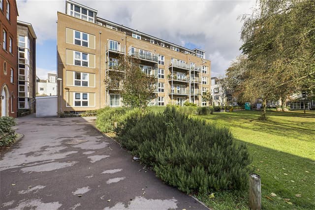 55, Roman Way - Image 1