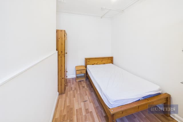 Room 2, 5 Thackeray Road - Image 6
