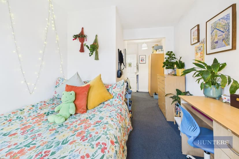 12 Milton Road - Image 13