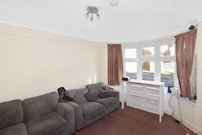 88, Hubert Road - Image 3