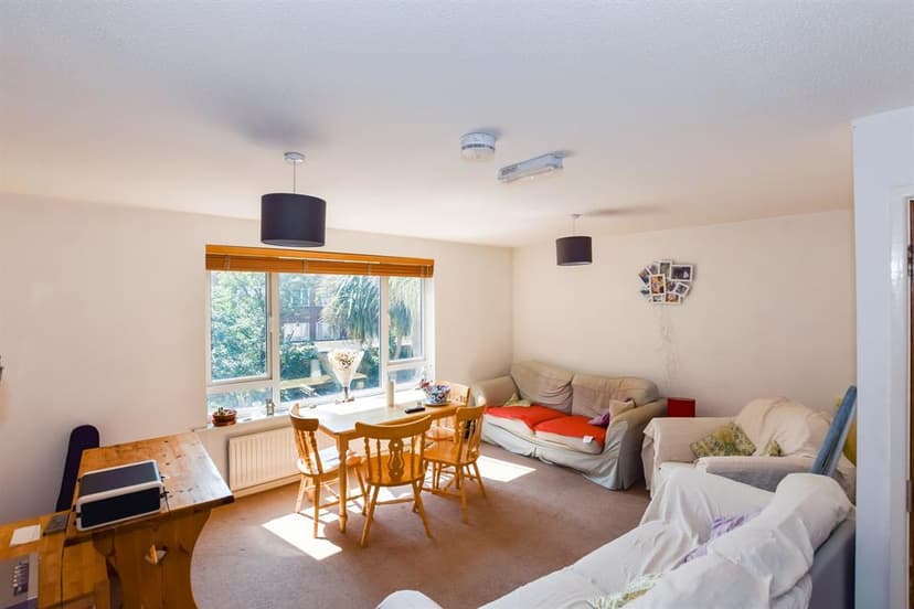 Room 3, 23 Ranelagh Gardens - Image 3