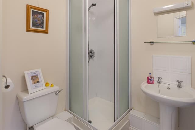 Flat 10, St Annes Gate 20 Archers Road - Image 15