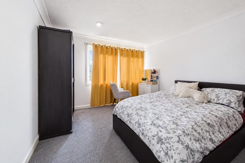 51A Brookwood Road - Image 7