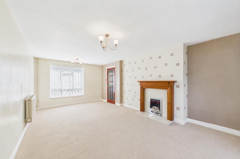 19 Chilworth Close - Image 2