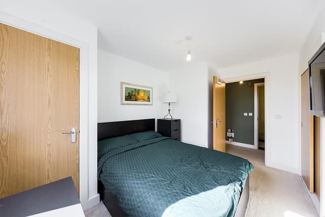 55, Roman Way - Image 6