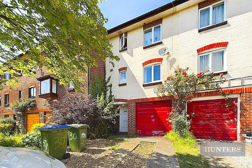 Room 4, 30 Ranelagh Gardens - Image 1
