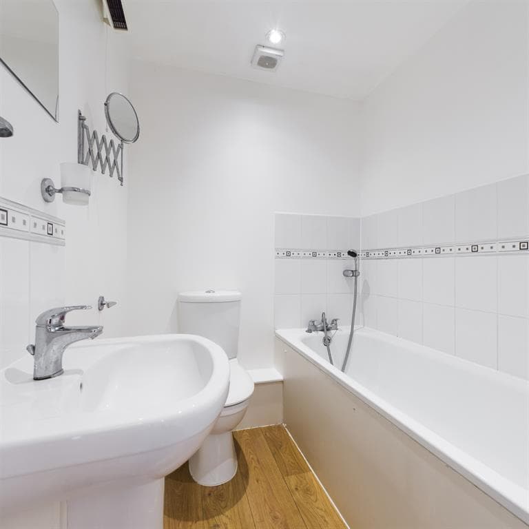 126A Kent Road - Image 3
