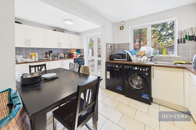Room 4, 20 Ranelagh Gardens - Image 5
