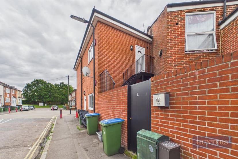 1A Northbrook Road - Image 1