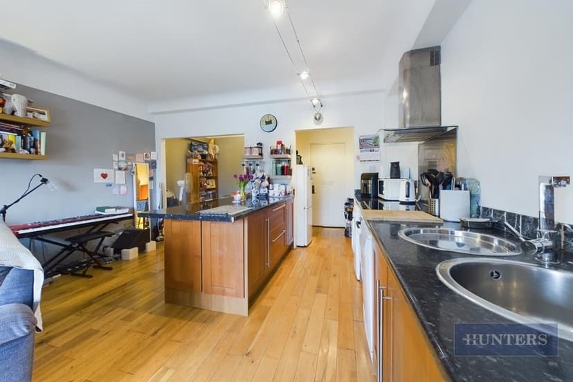 17 Elmfield North - Image 6