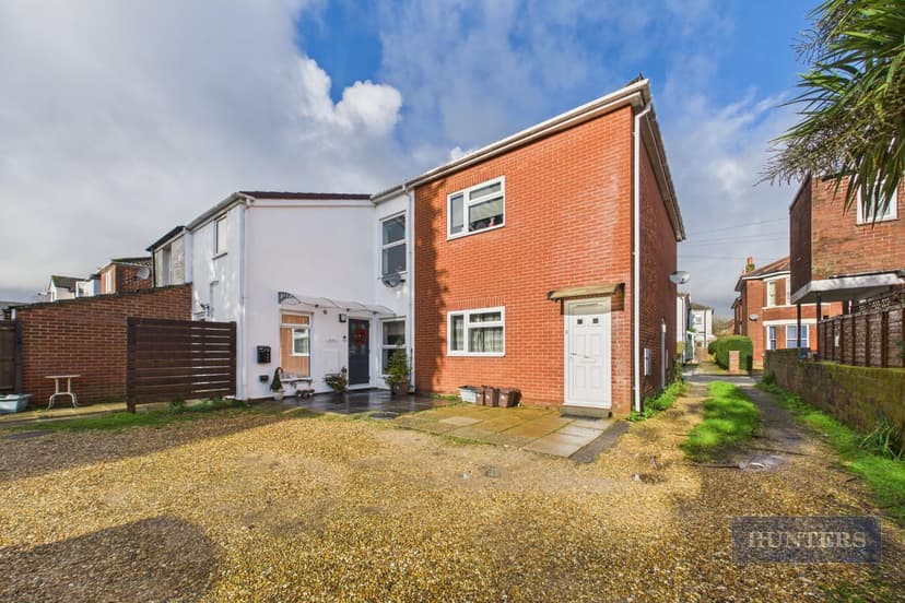 49, Herons Way - Image 1