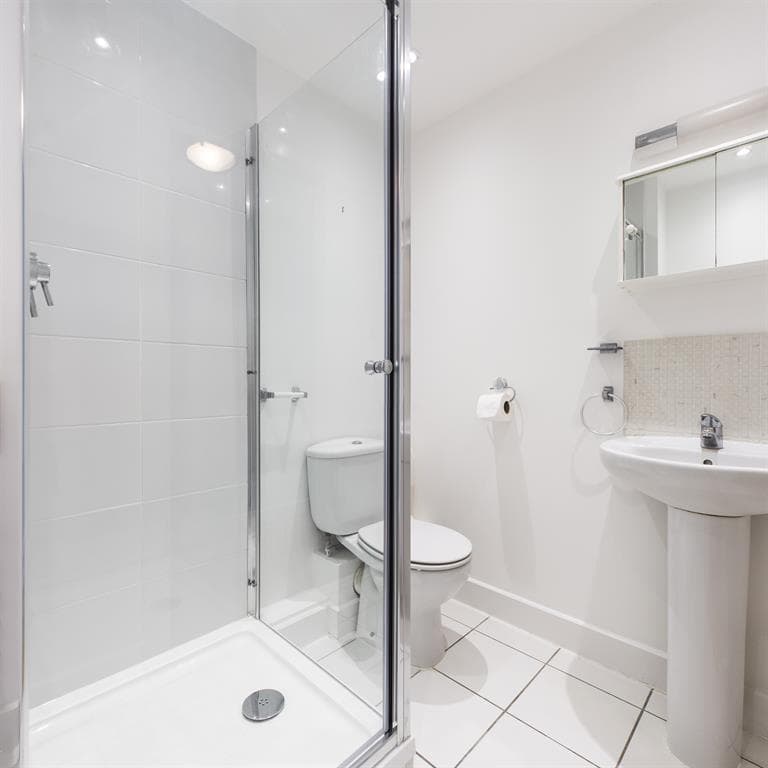 59, Harrow Road - Image 7