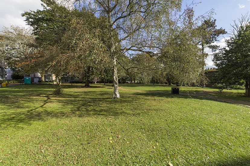 55, Roman Way - Image 11