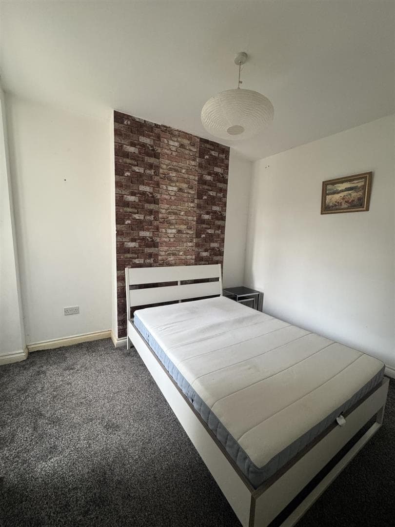 Flat 1, 324 Cowbridge Road East - Image 1