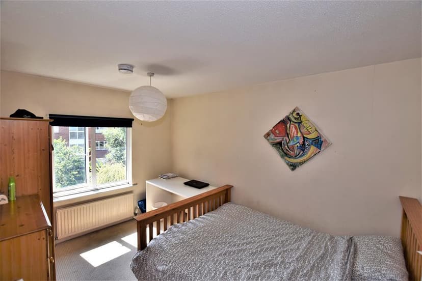 Room 2 23 Ranelagh Gardens - Image 5