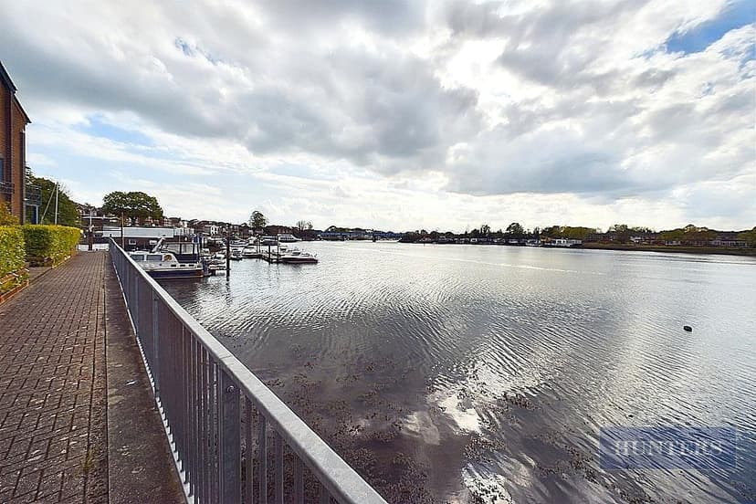 32 Riverdene Place - Image 26