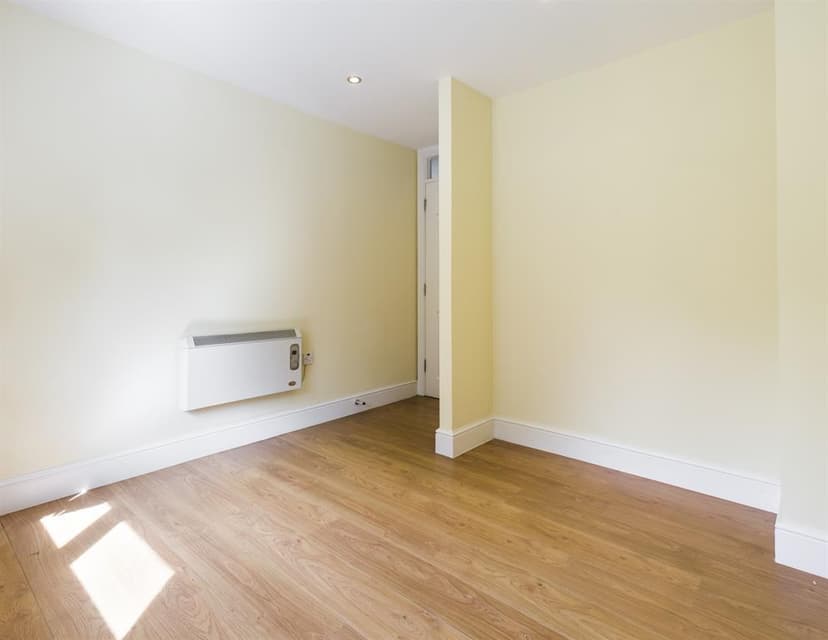 126A Kent Road - Image 4
