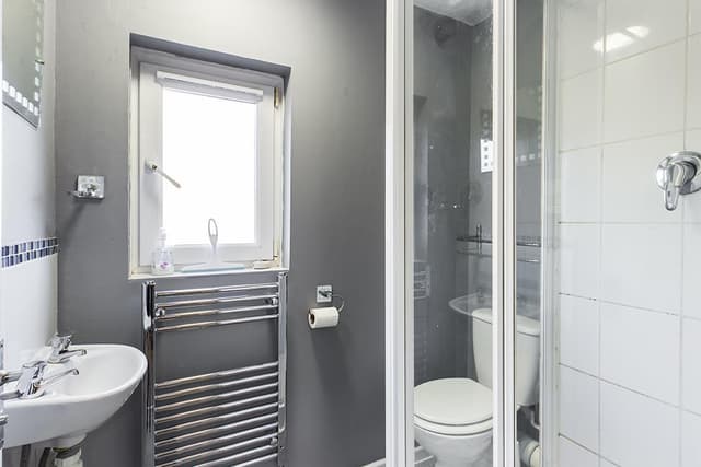 Room 3, 25 Ranelagh Gardens - Image 7