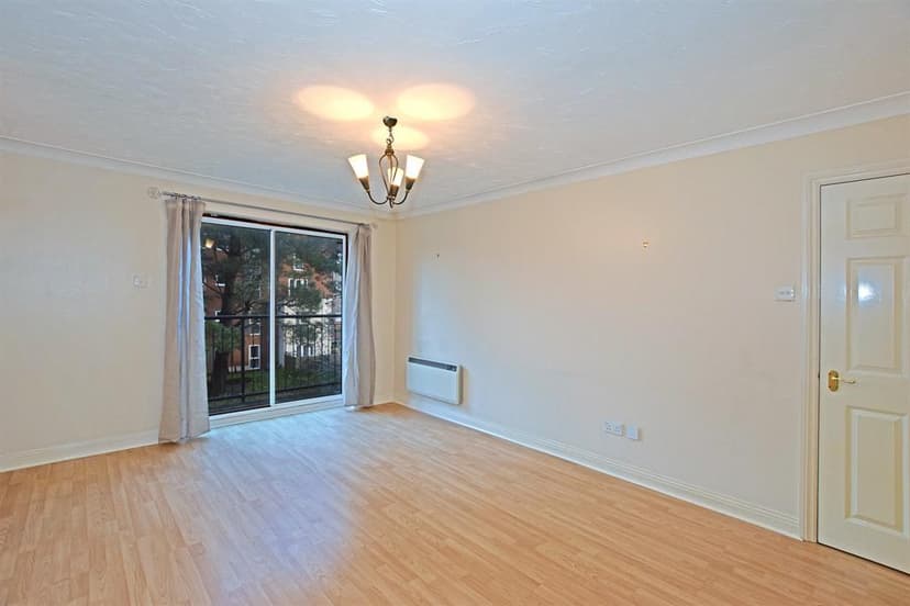 4, Seymour Close - Image 4