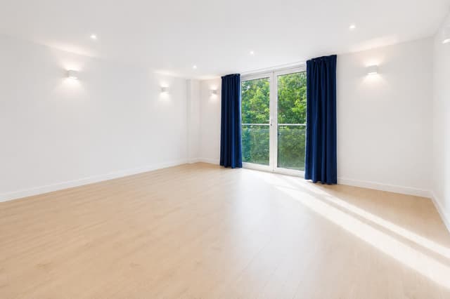 Flat 49, Endeavour Court 50 Channel Way - Image 4
