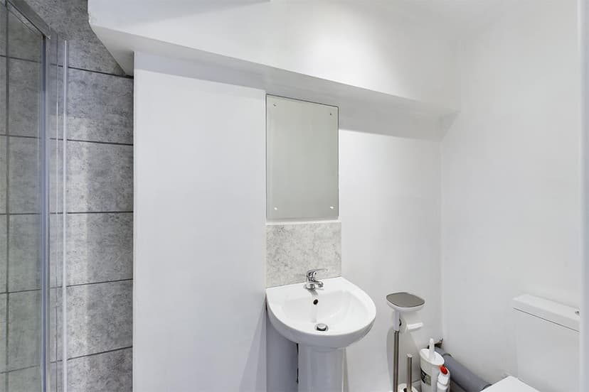 Room 1, 75 Westminster Road - Image 6