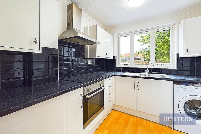 46 Aldermoor Road - Image 2