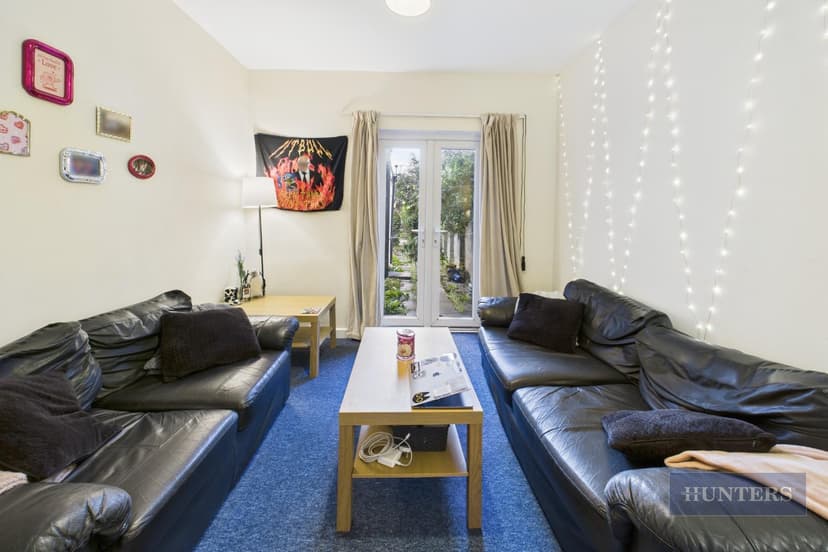12 Milton Road - Image 2