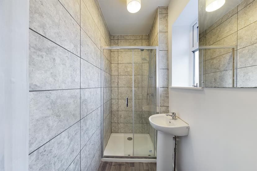 Room 1, 75 Westminster Road - Image 8