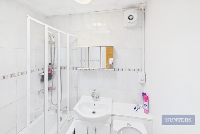 Room 5, 300 Romsey Road - Image 5