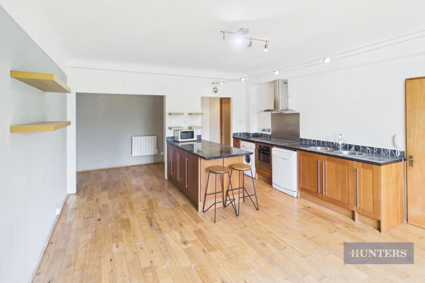 17 Elmfield North - Image 8