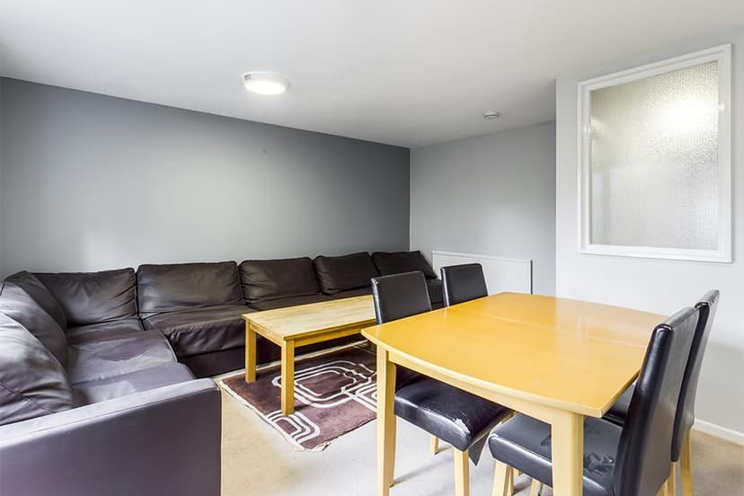 Room 3, 25 Ranelagh Gardens - Image 5