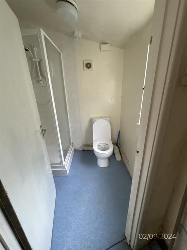 2 Clun Terrace - Image 13