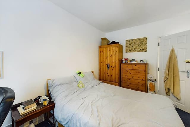 56 Milton Road - Image 3