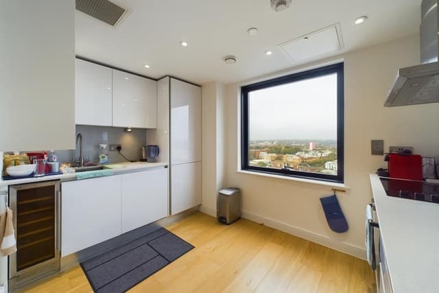 98 The Moresby Tower - Image 9