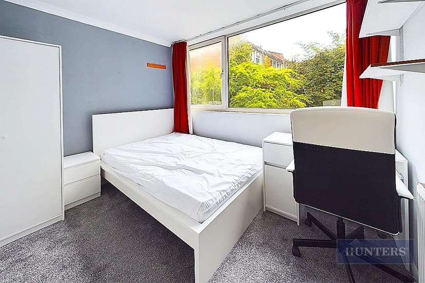 12, Daisy Road - Image 2