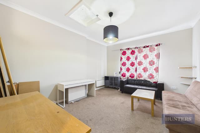 2A Ascupart Street - Image 2