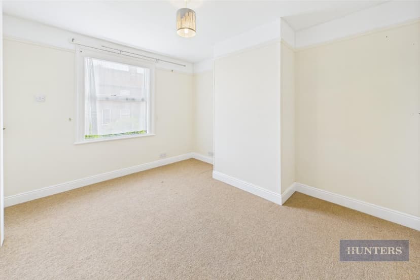 84, Gleave Road - Image 5