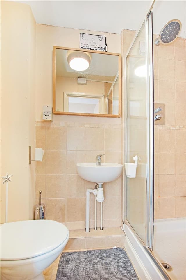 Room 5, 31 Ranelagh Gardens - Image 7