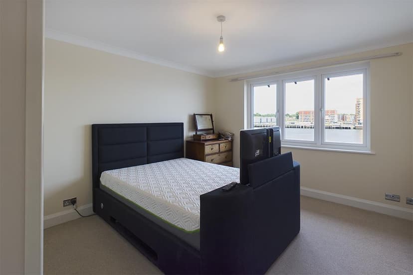 55, Hubert Road - Image 7
