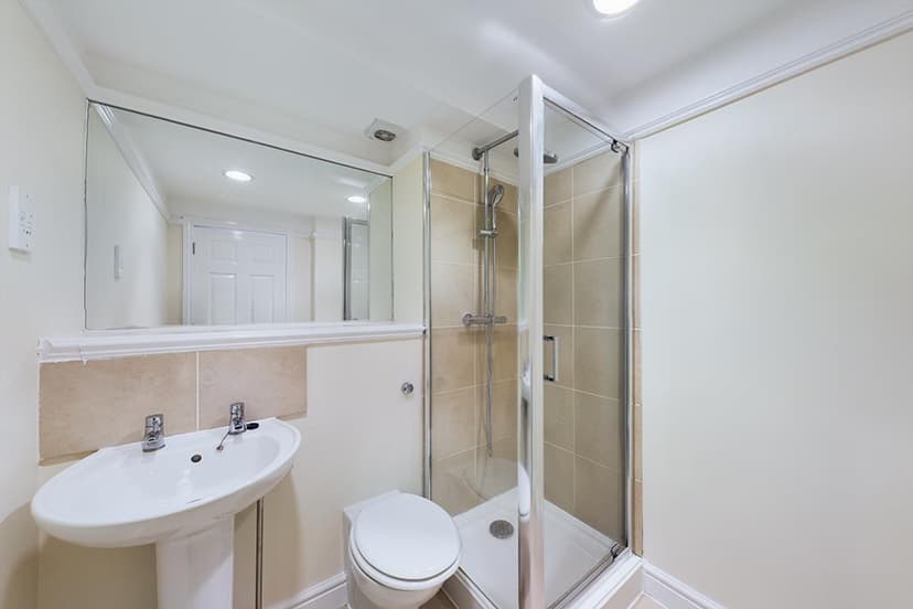 8, Dartmouth Road - Image 10