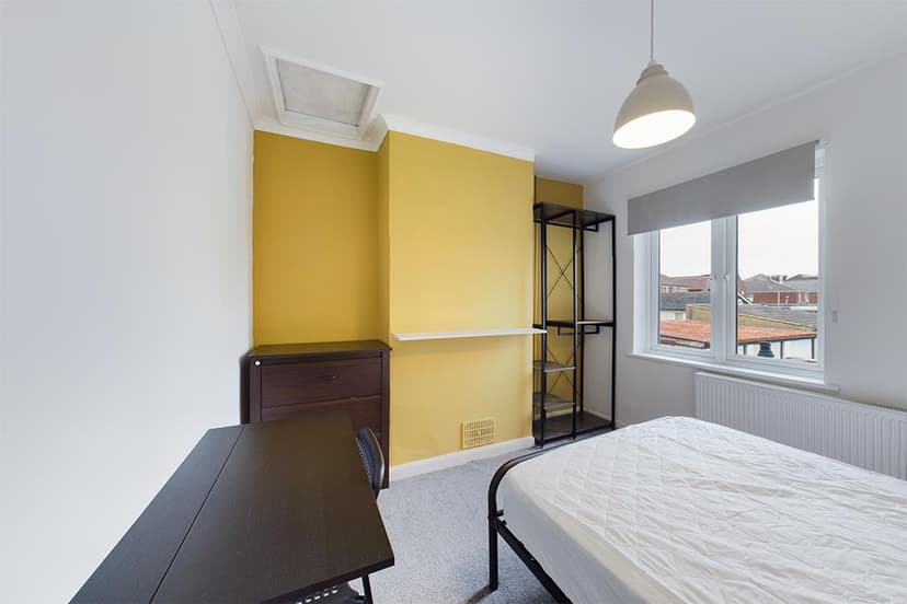 Room 1, 75 Westminster Road - Image 11