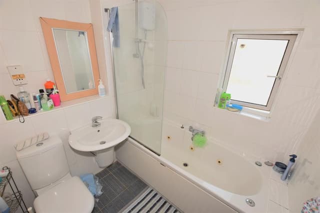 Room 3, 23 Ranelagh Gardens - Image 6