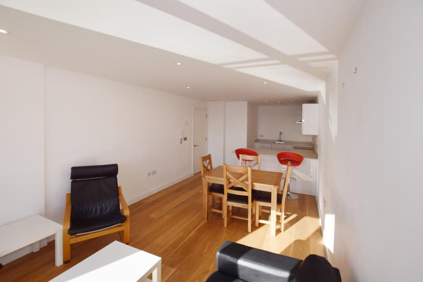 Summerfield Crescent - Image 7